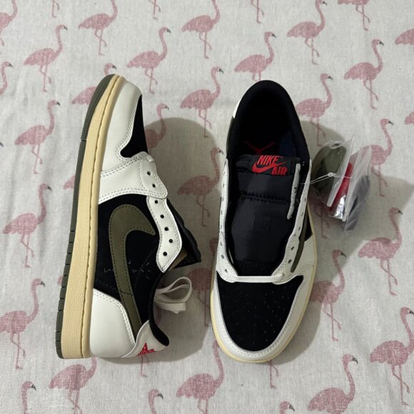Nike Travis Scott x Jordan Air Jordan 1 Reverse Swoosh Leather Low Medium Olive - Picture 2 of 5